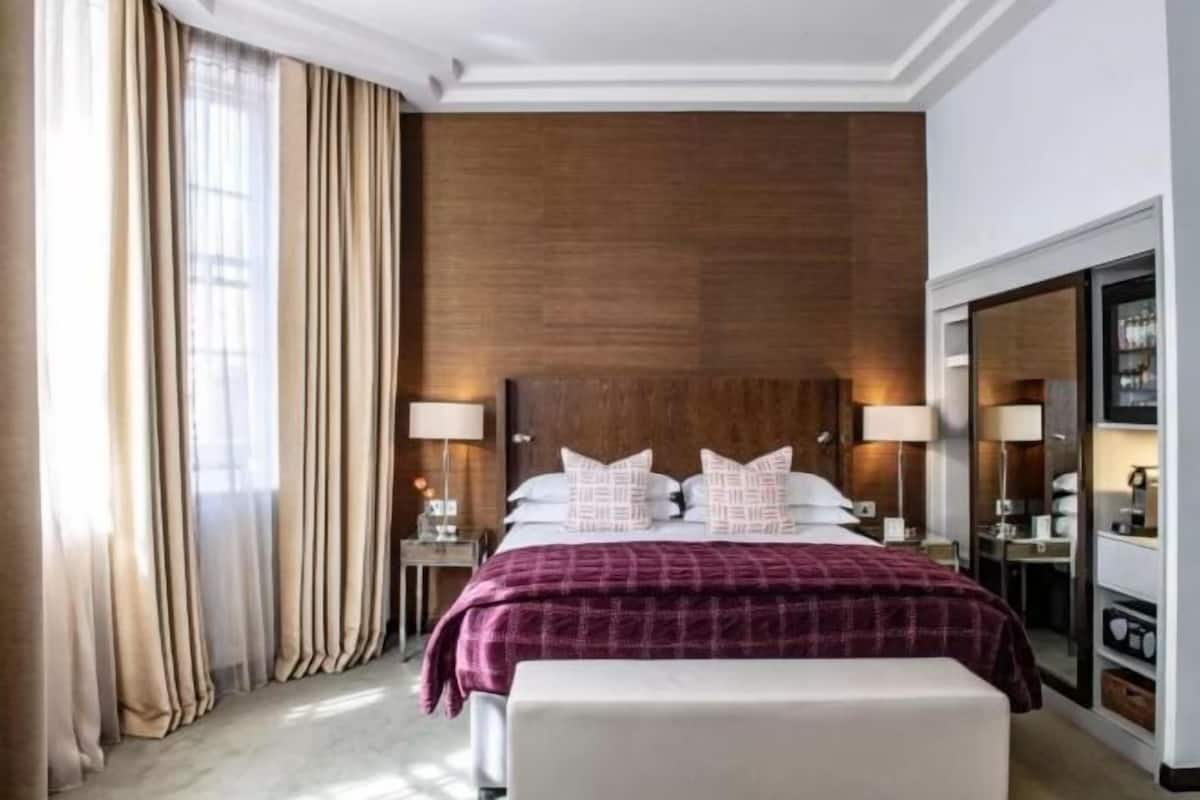 Premium bedding, minibar, in-room safe, individually decorated
