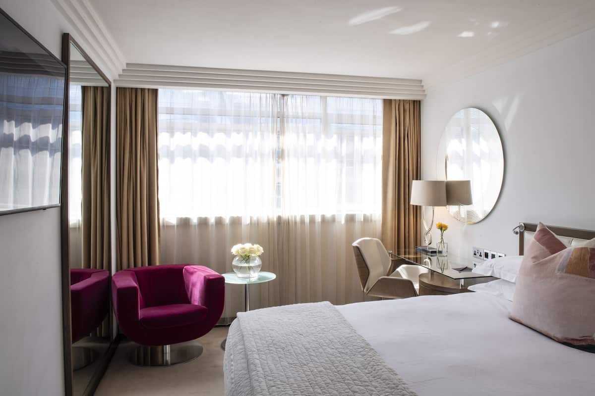 Classic Room, 1 Queen Bed | Premium bedding, minibar, in-room safe, individually decorated