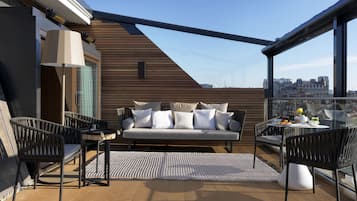 ์ค์ํธ, ํน์ฌ์ด์ฆ์นจ๋ 1๊ฐ, ํ
๋ผ์ค | ๊ณ ๊ธ ์นจ๊ตฌ, ๋ฏธ๋๋ฐ, ๊ฐ์ค ๋ด ๊ธ๊ณ , ๊ฐ๊ฐ ๋ค๋ฅธ ์คํ์ผ์ ์ธํ
๋ฆฌ์ด