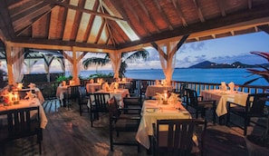 Breakfast, dinner, brunch served; sea views