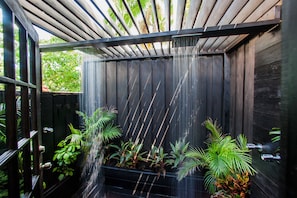 Cottage (Premium View) | Bathroom shower