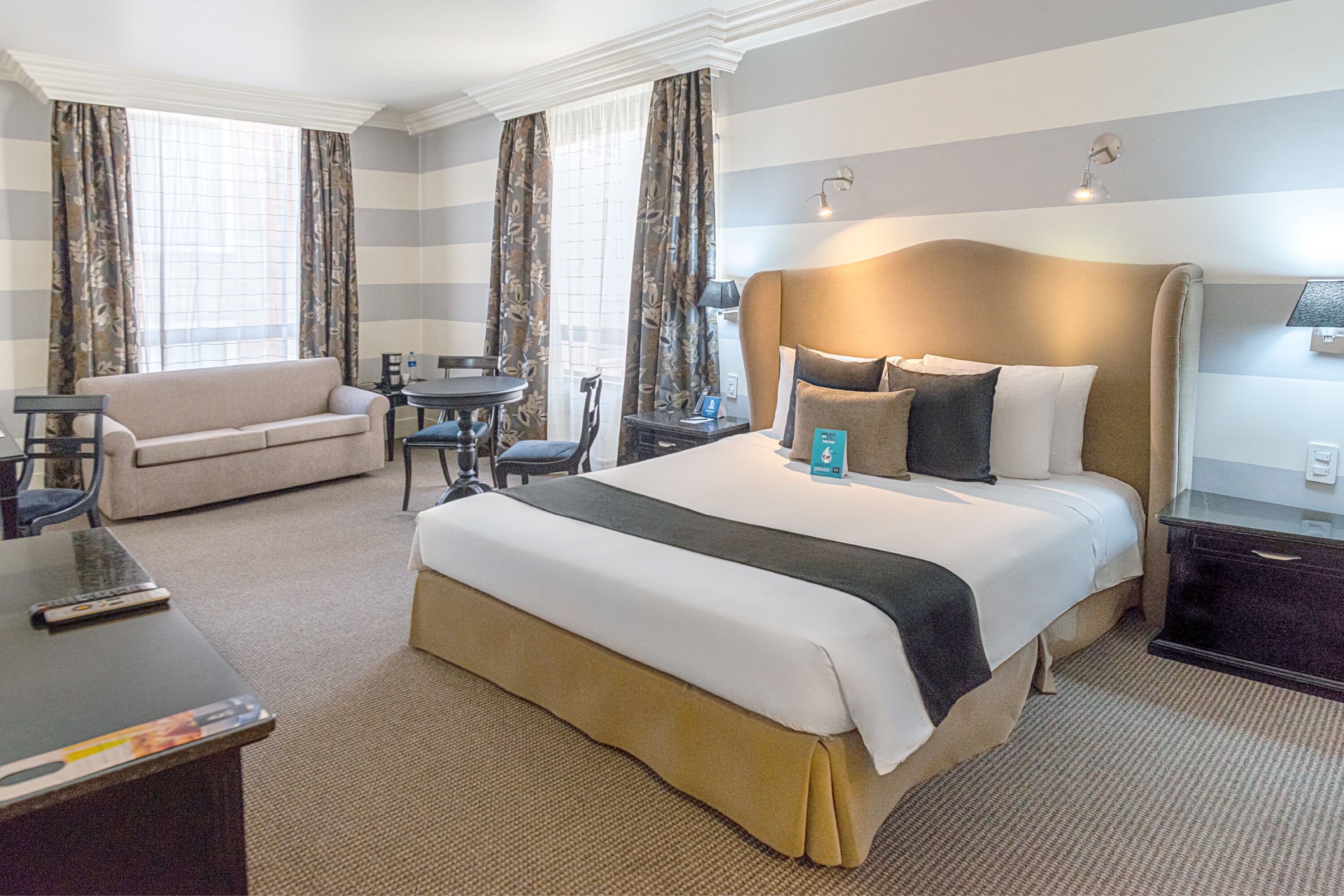 Kamar Superior, 1 Tempat Tidur Queen | Seprai premium, brankas, meja kerja, dan kedap suara