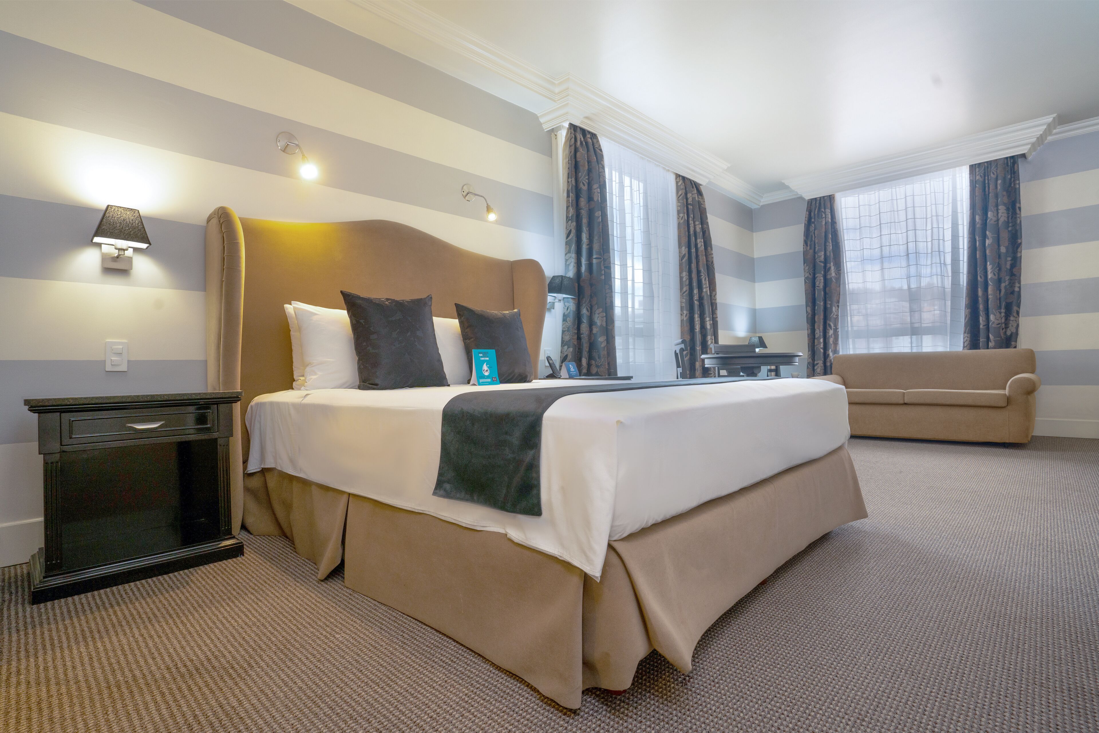 suite | premium bedding, in-room safe, desk, soundproofing