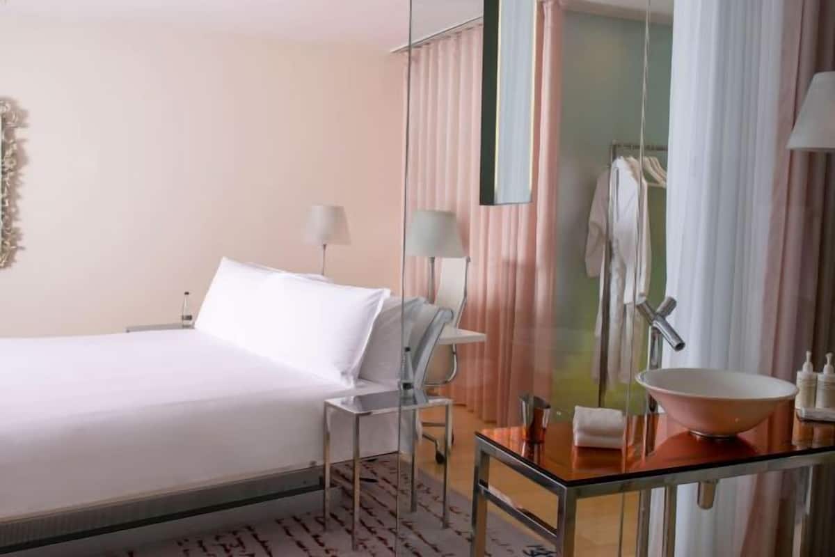 Ropa de cama de alta calidad y minibar