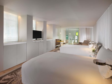 Ropa de cama de alta calidad y minibar