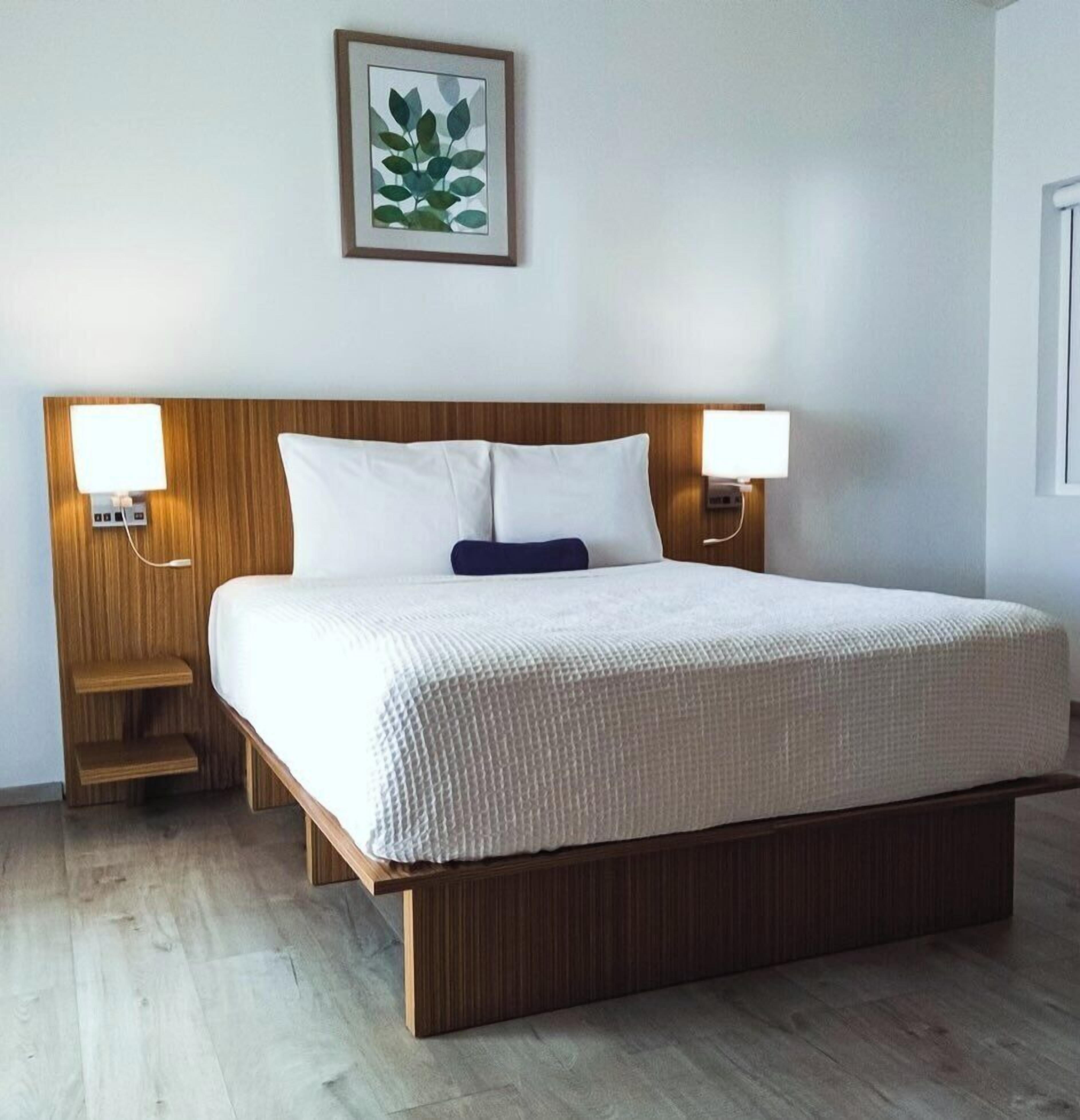 Deluxe Room, Non Smoking, Ocean View | Beach/ocean view