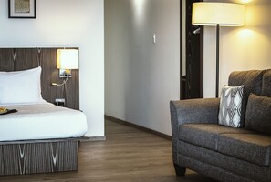 Premium Room, Non Smoking, Ocean View | 1 bedroom, premium bedding, in-room safe, individually decorated