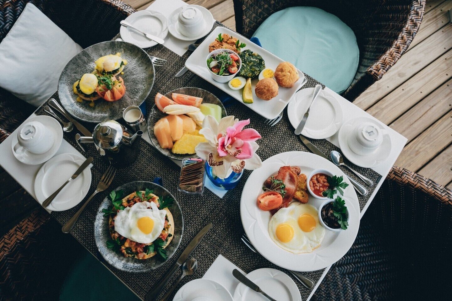 daily cooked-to-order breakfast for a fee