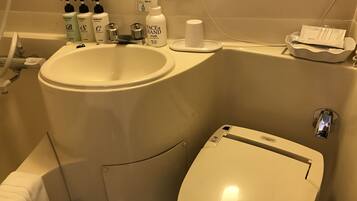 Duschwanne, Komfortbadewanne, kostenlose Toilettenartikel, Haartrockner