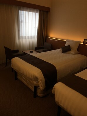 書桌、遮光布/窗簾、床單