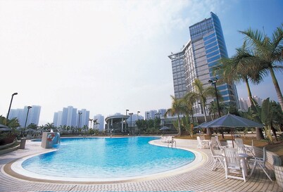 Harbour Plaza Resort City