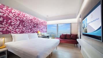 Habitación Premier | Minibar, caja fuerte, escritorio y cortinas opacas