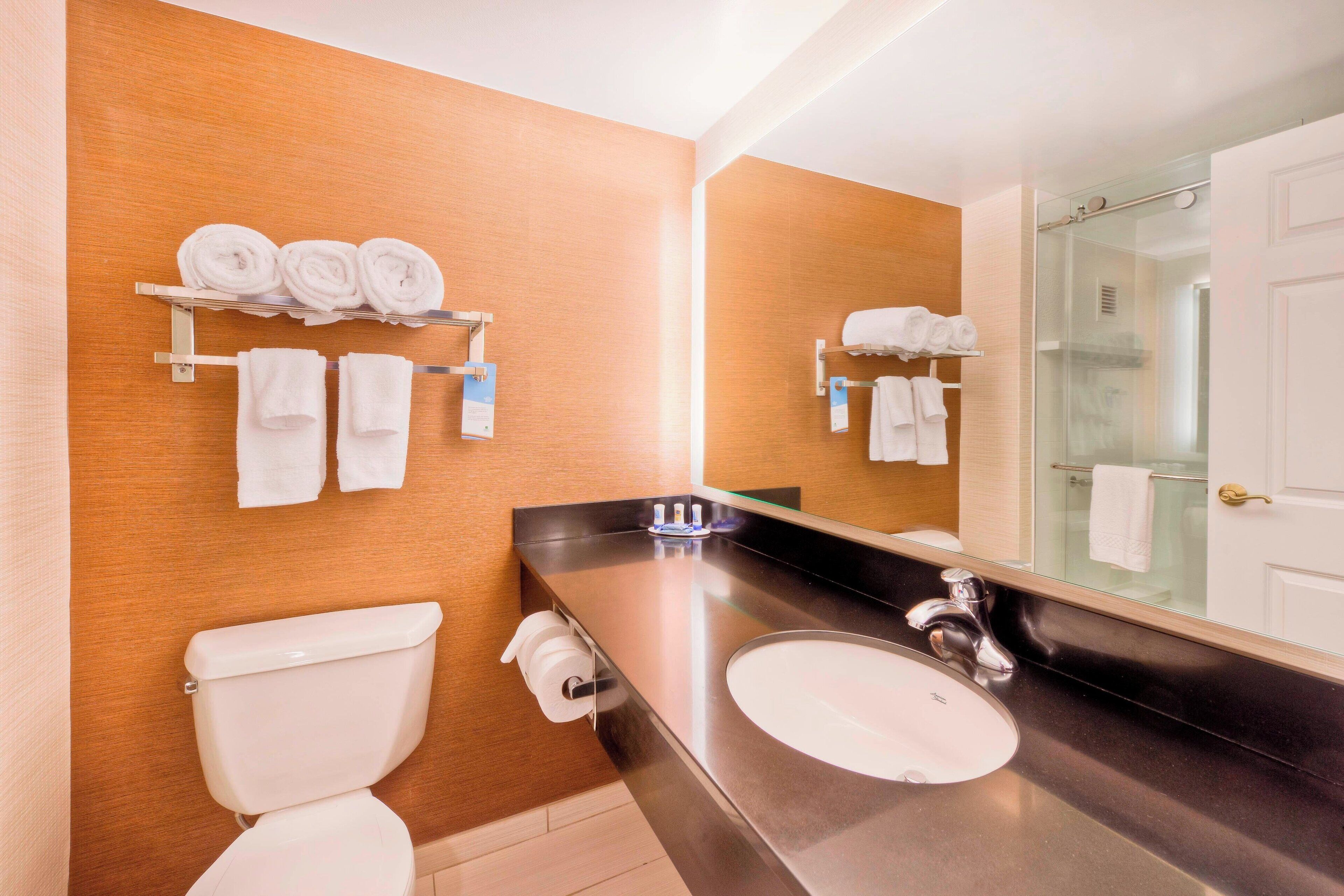 free toiletries, towels