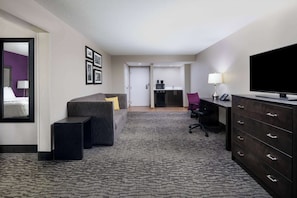 Pillowtop beds, in-room safe, desk, laptop workspace