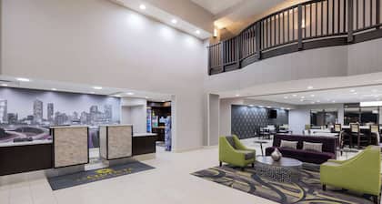 La Quinta Inn & Suites by Wyndham Kennesaw