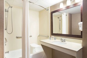Room, 1 King Bed, Accessible, Non Smoking | Bathroom - Wingate by Wyndham Raleigh South / Garner (Garner)