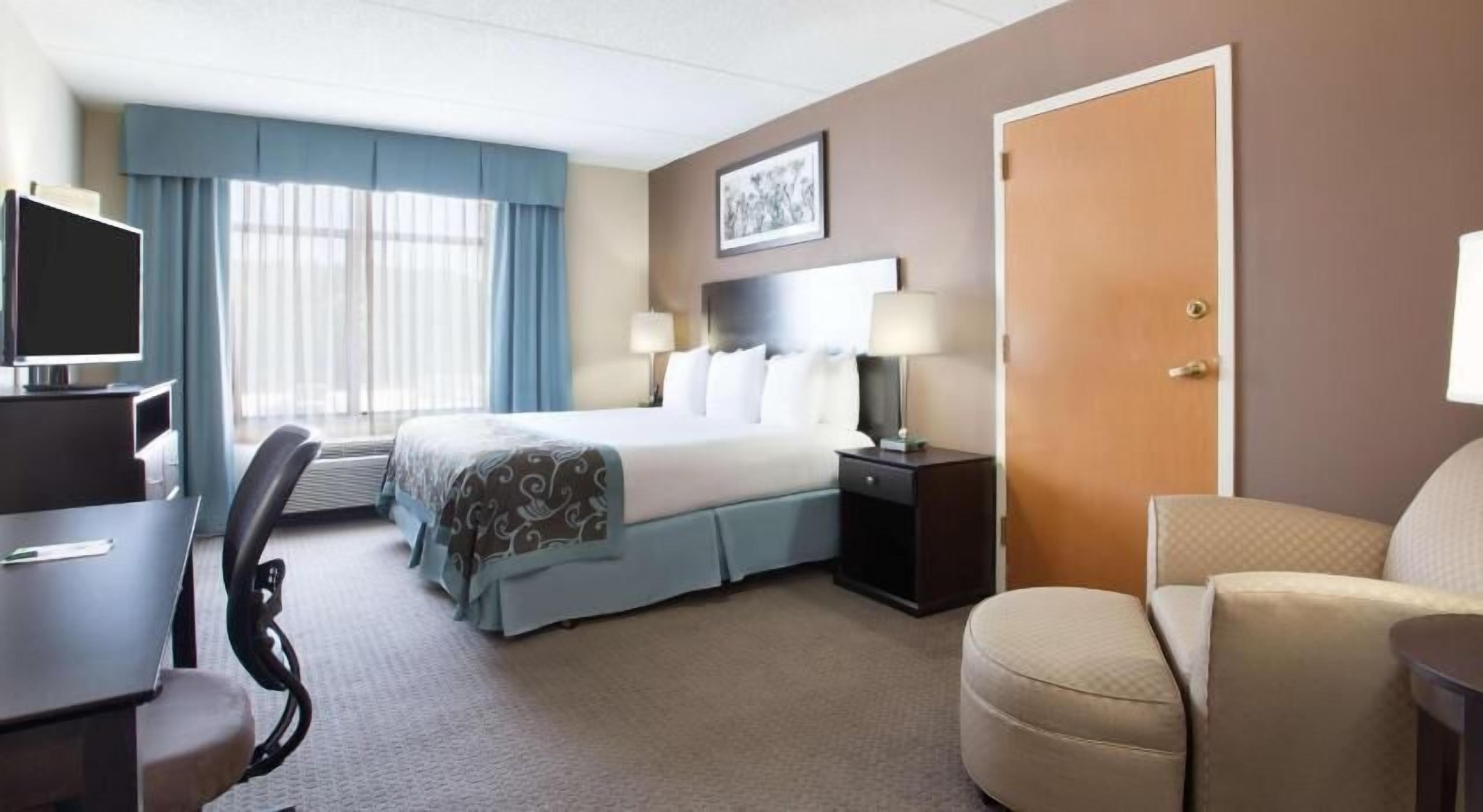 In-room safe, desk, iron/ironing board, free cribs/infant beds