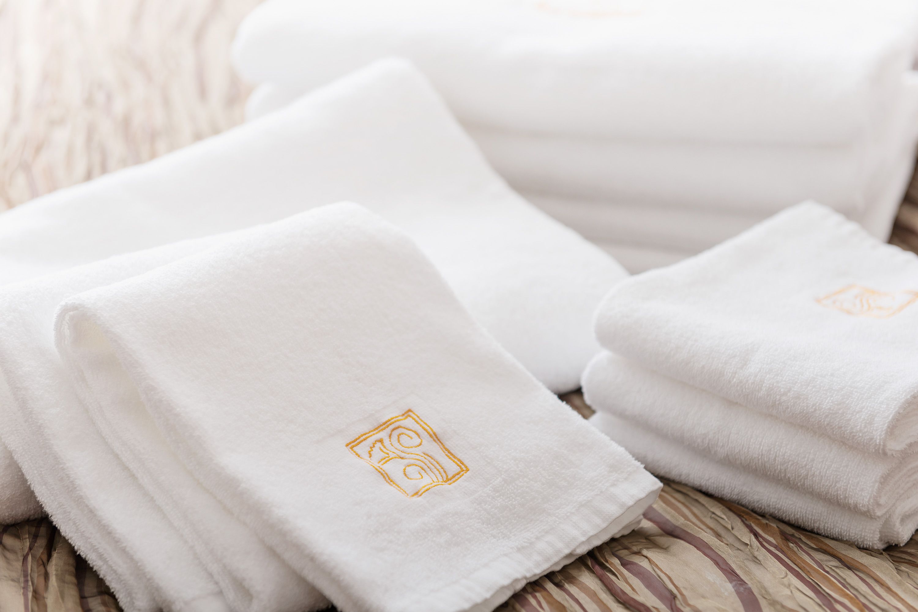 separate bathtub and shower, deep-soaking bathtub, free toiletries