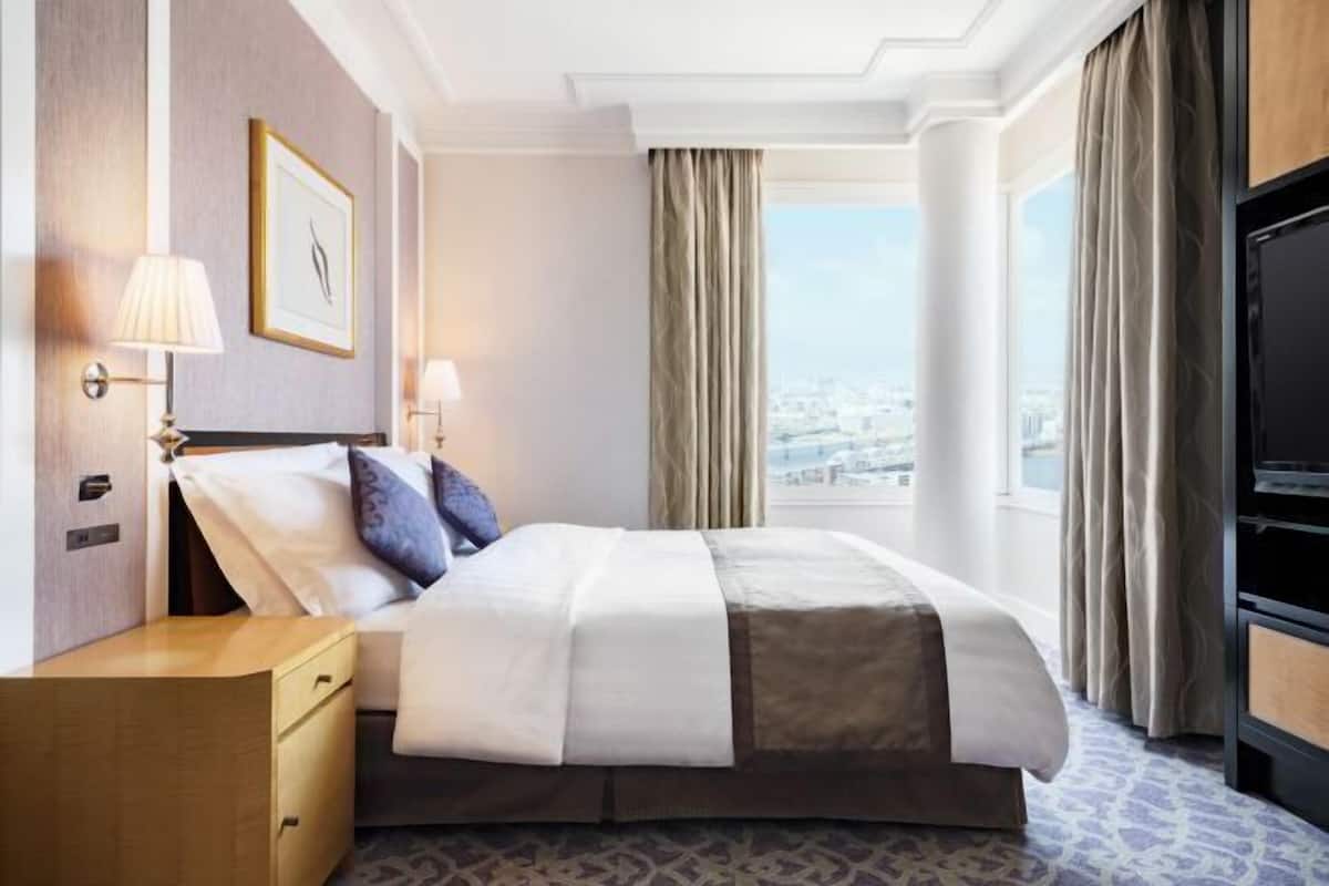 1 Schlafzimmer, hochwertige Bettwaren, Zimmersafe, individuell dekoriert