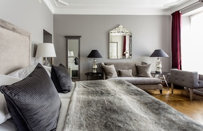 1 bedroom, premium bedding, minibar, in-room safe