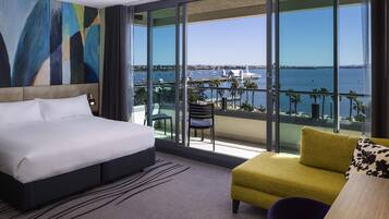 Deluxe Room, 1 King Bed, Bay View