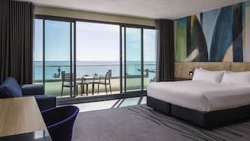 Minibar, in-room safe, desk, laptop workspace