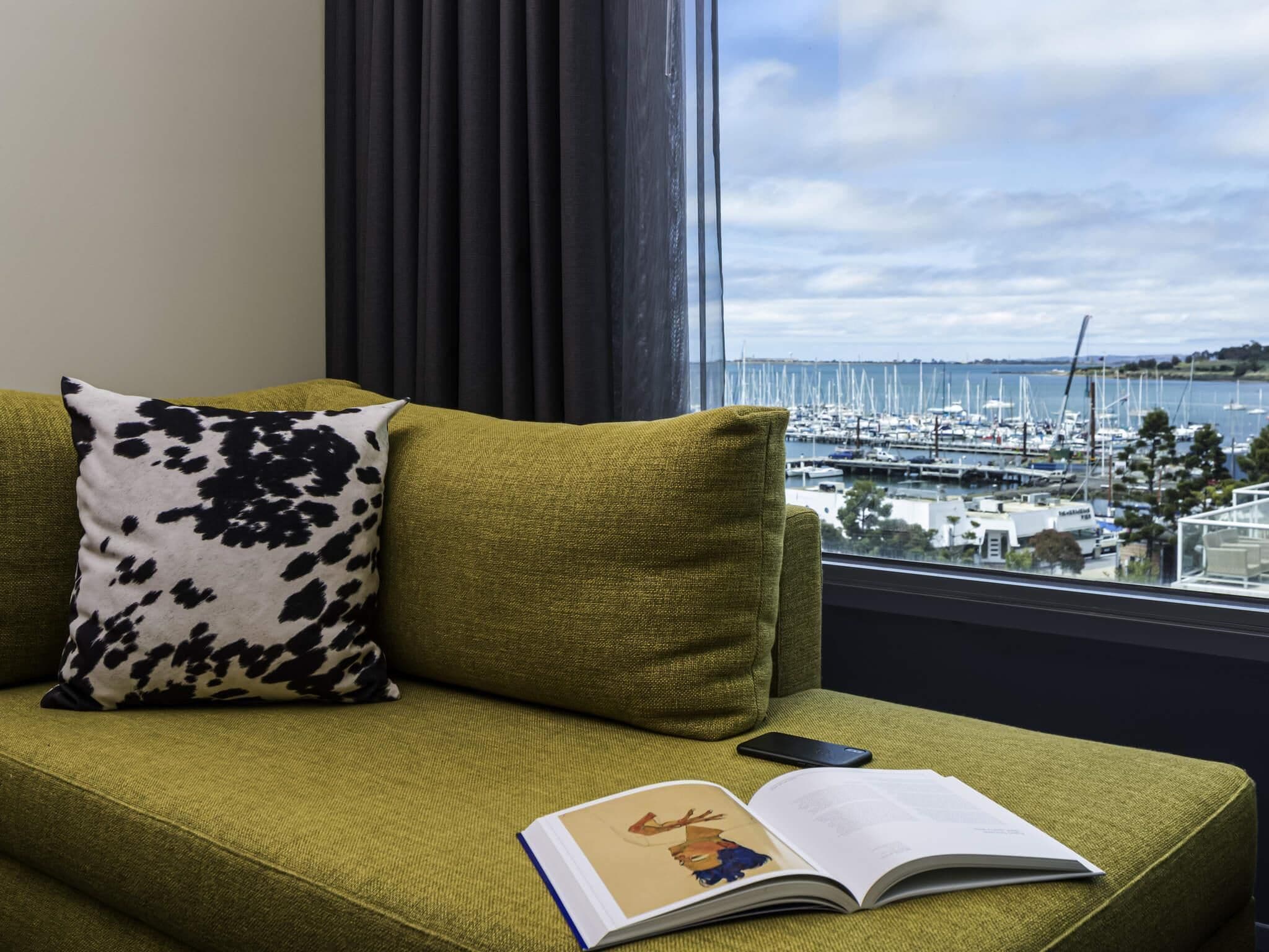 Standard Room, 1 King Bed, Balcony | Minibar, in-room safe, desk, laptop workspace