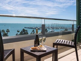 Deluxe Room, 1 King Bed, Bay View | Beach/ocean view