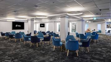 Wine bar, alfresco dining, open daily