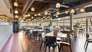 Se sirven desayunos, almuerzos y brunches