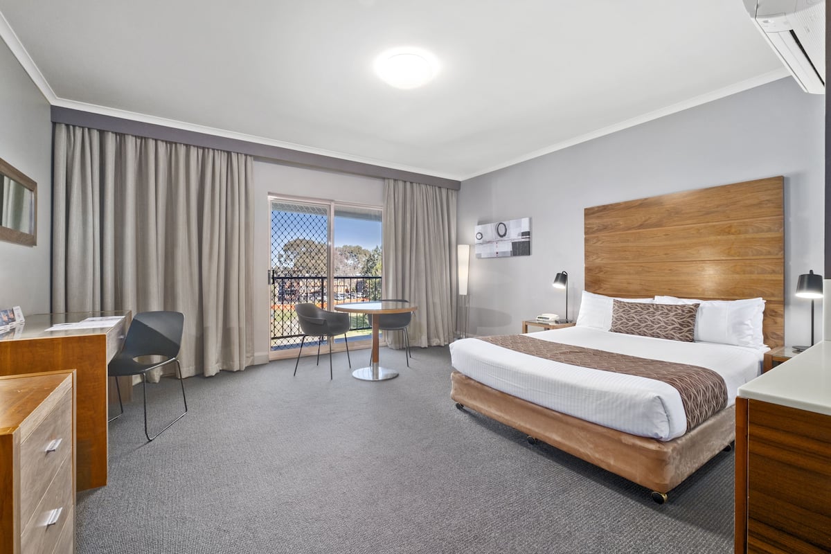 standard room, 1 queen bed | 1 bedroom, desk, iron/ironing board, rollaway beds