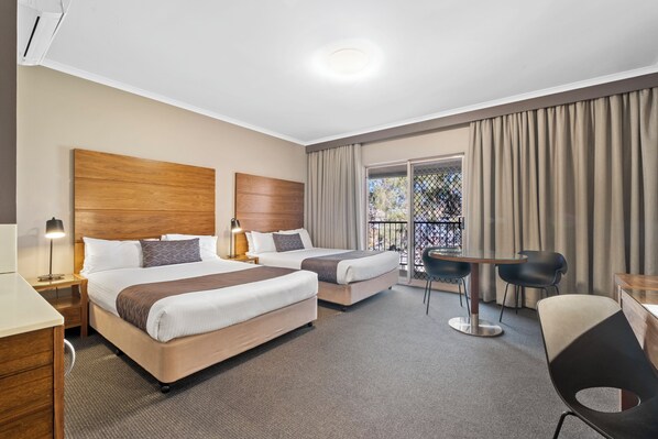 Standard Room, 2 Queen Beds | Desk, iron/ironing board, rollaway beds, free WiFi - Quality Hotel Dickson (Dickson)