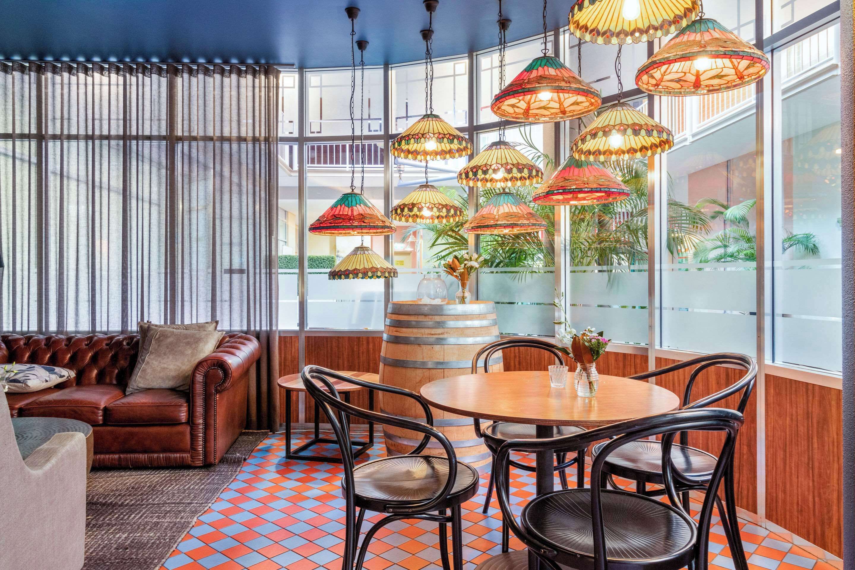 breakfast, lunch and brunch served