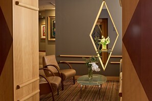 Lobby sitting area - View Sydney (North Sydney)