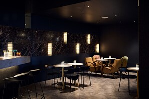 Cocktail bar - View Sydney (North Sydney)