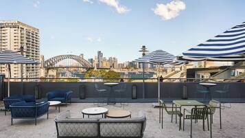 ํ
๋ผ์ค/ํํฐ์ค