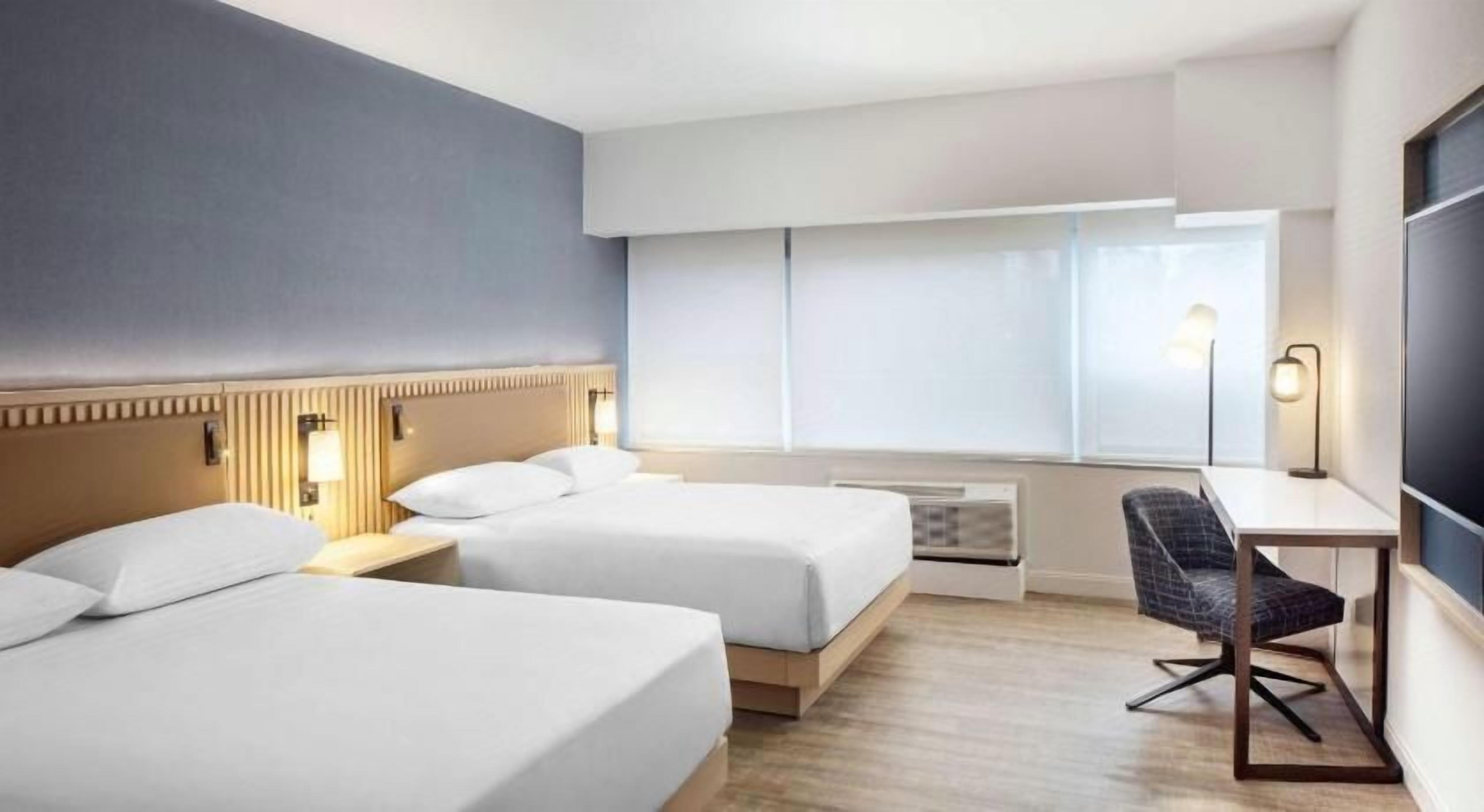Premium bedding, in-room safe, desk, laptop workspace