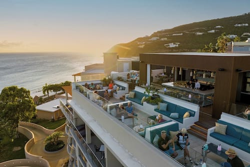 5 restaurants; breakfast, lunch, and dinner served