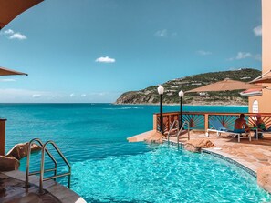 3 outdoor pools, pool umbrellas, sun loungers