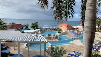 3 outdoor pools, pool umbrellas, sun loungers