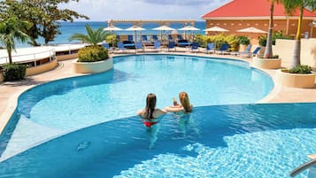 3 outdoor pools, pool umbrellas, pool loungers