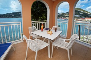 Suite Studio, 1 très grand lit | Vue de la chambre