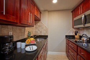 Suite, 1 Bedroom | Private kitchen | Coffee/tea maker