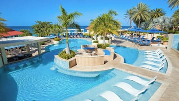 3 piscinas externas, guarda-sóis, espreguiçadeiras