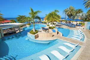 3 outdoor pools, pool umbrellas, sun loungers