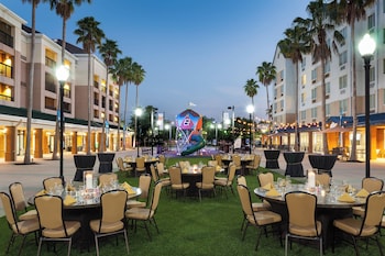 Meeting space at Courtyard Orlando Lake Buena Vista in the Marriott Village