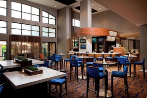 2 Restaurants, Frühstück, Mittagessen, Abendessen, amerikanische Küche