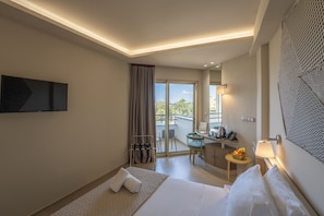 Premium bedding, Select Comfort beds, in-room safe, desk