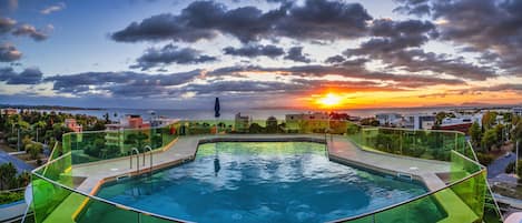 Piscine sur le toit