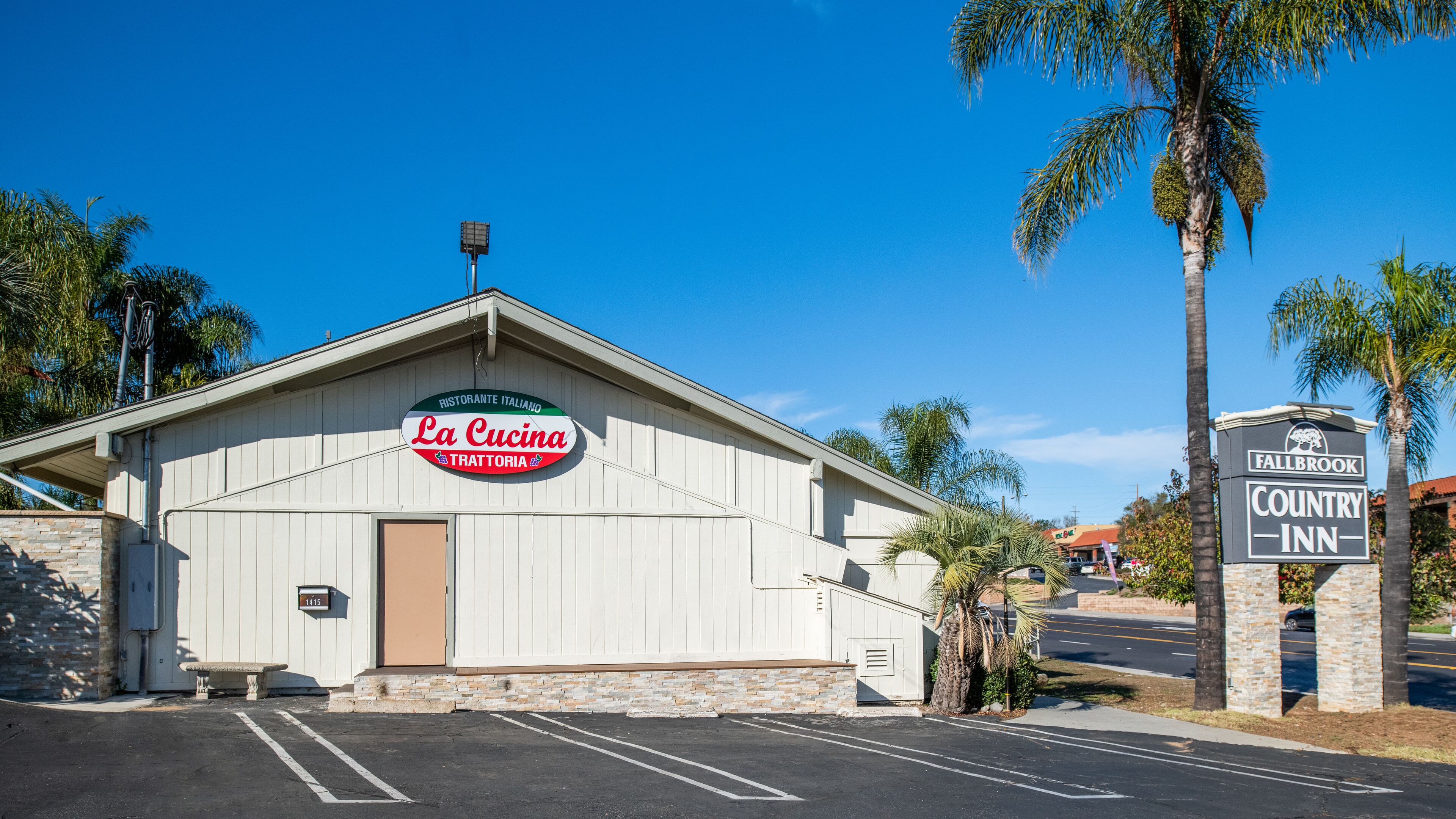 Photo - Fallbrook Country Inn